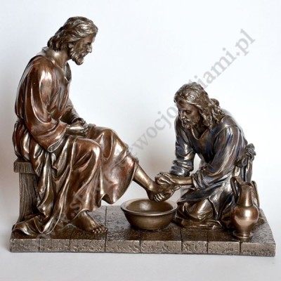 JEZUS OBMYWAJĄCY STOPY UCZNIOWI - figurka 18 x 21 cm - 88445